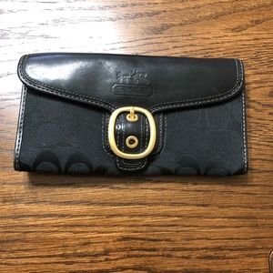 ⤵️Price Drop⤵️Authentic Coach wallet